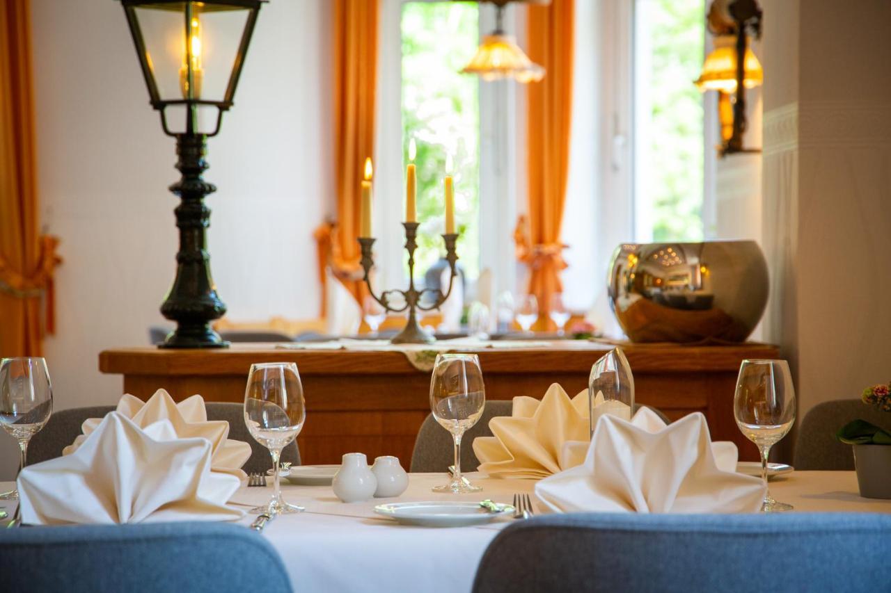 Hotel & Restaurant Waldschloesschen Kyritz Extérieur photo