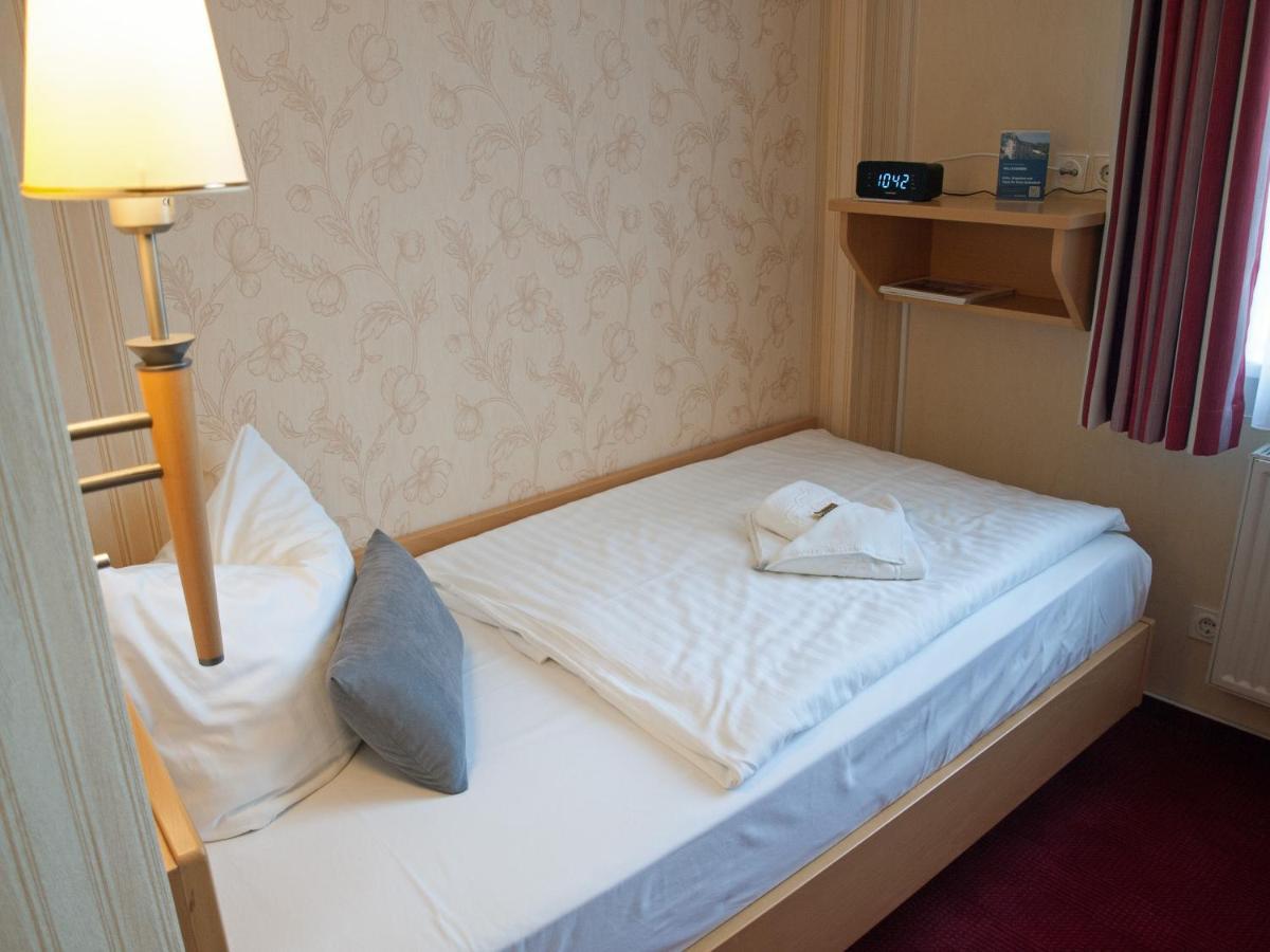 Hotel & Restaurant Waldschloesschen Kyritz Extérieur photo