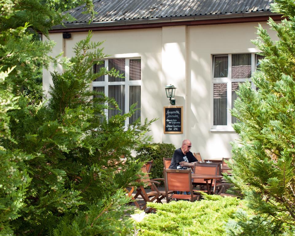 Hotel & Restaurant Waldschloesschen Kyritz Extérieur photo