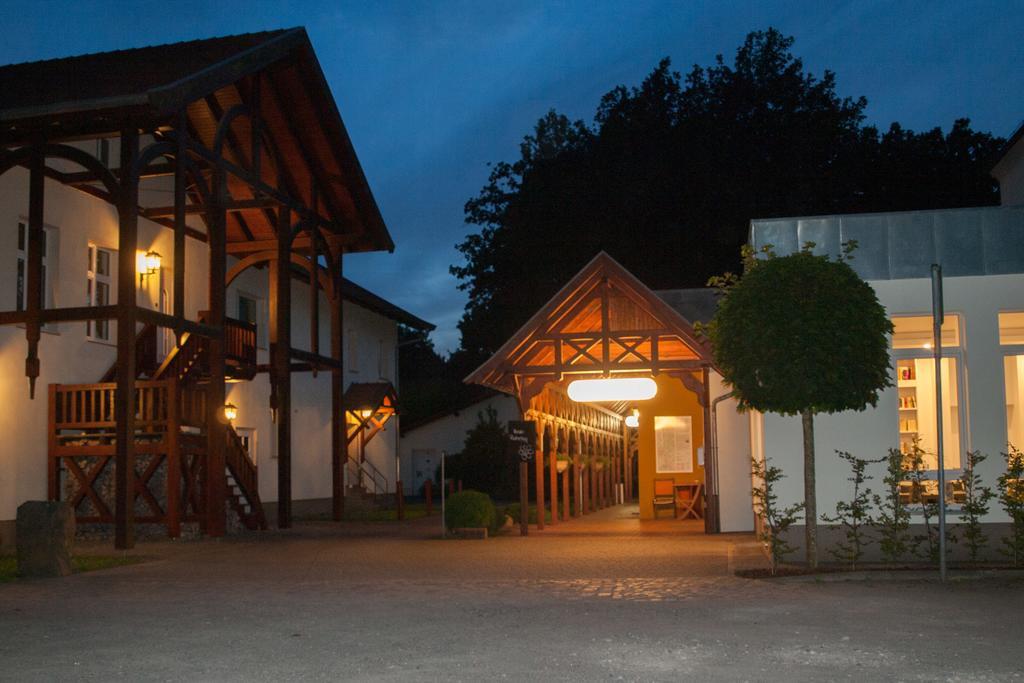 Hotel & Restaurant Waldschloesschen Kyritz Extérieur photo