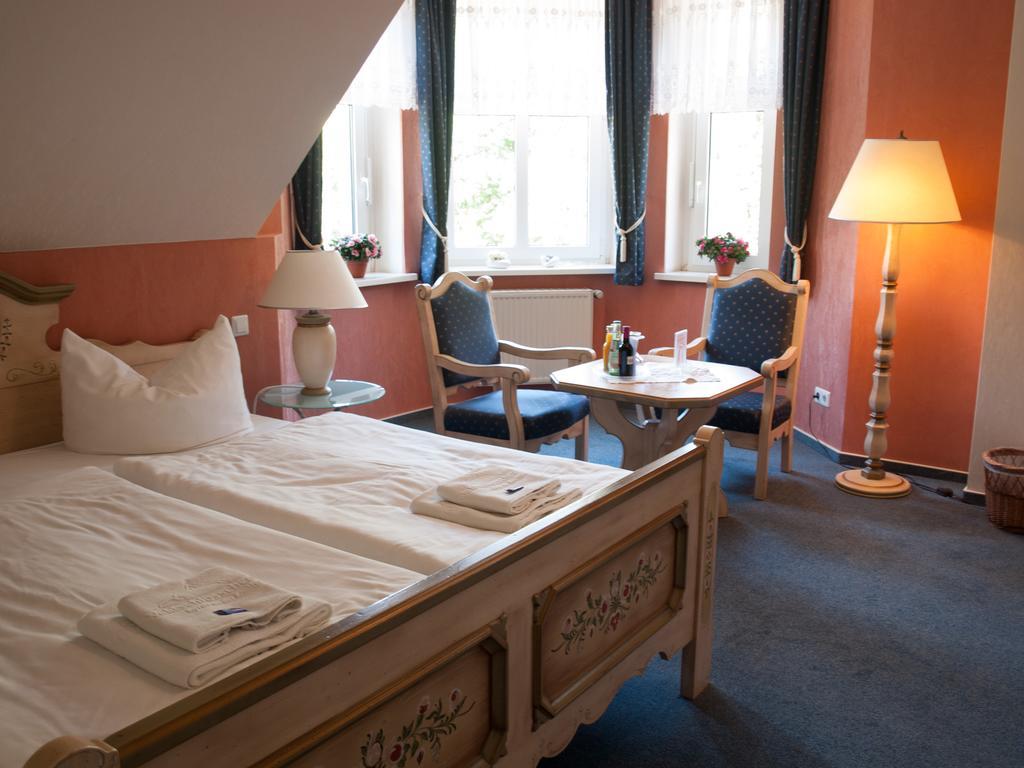Hotel & Restaurant Waldschloesschen Kyritz Extérieur photo