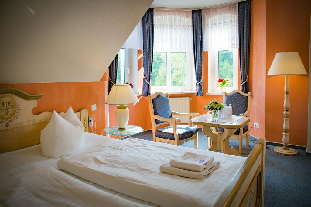 Hotel & Restaurant Waldschloesschen Kyritz Extérieur photo
