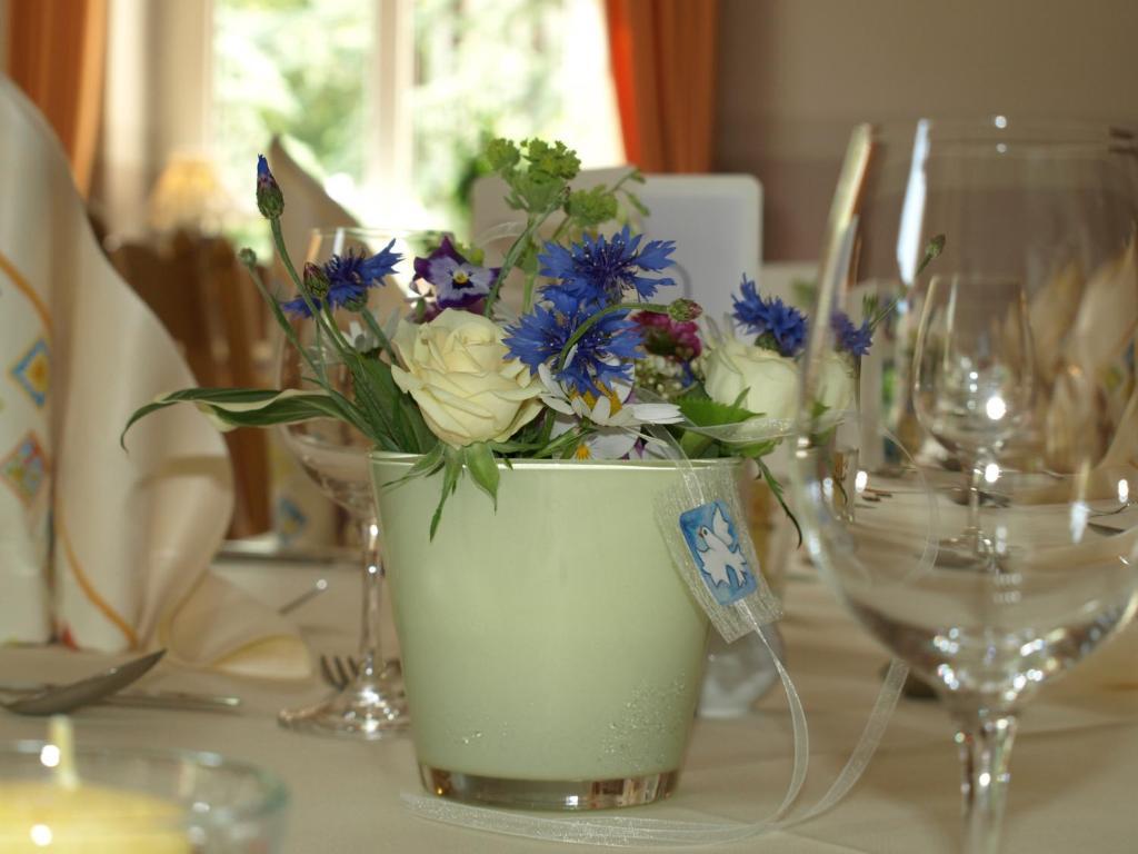 Hotel & Restaurant Waldschloesschen Kyritz Extérieur photo