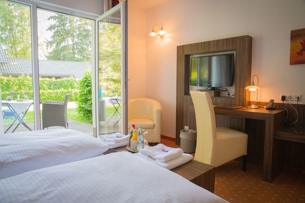 Hotel & Restaurant Waldschloesschen Kyritz Extérieur photo