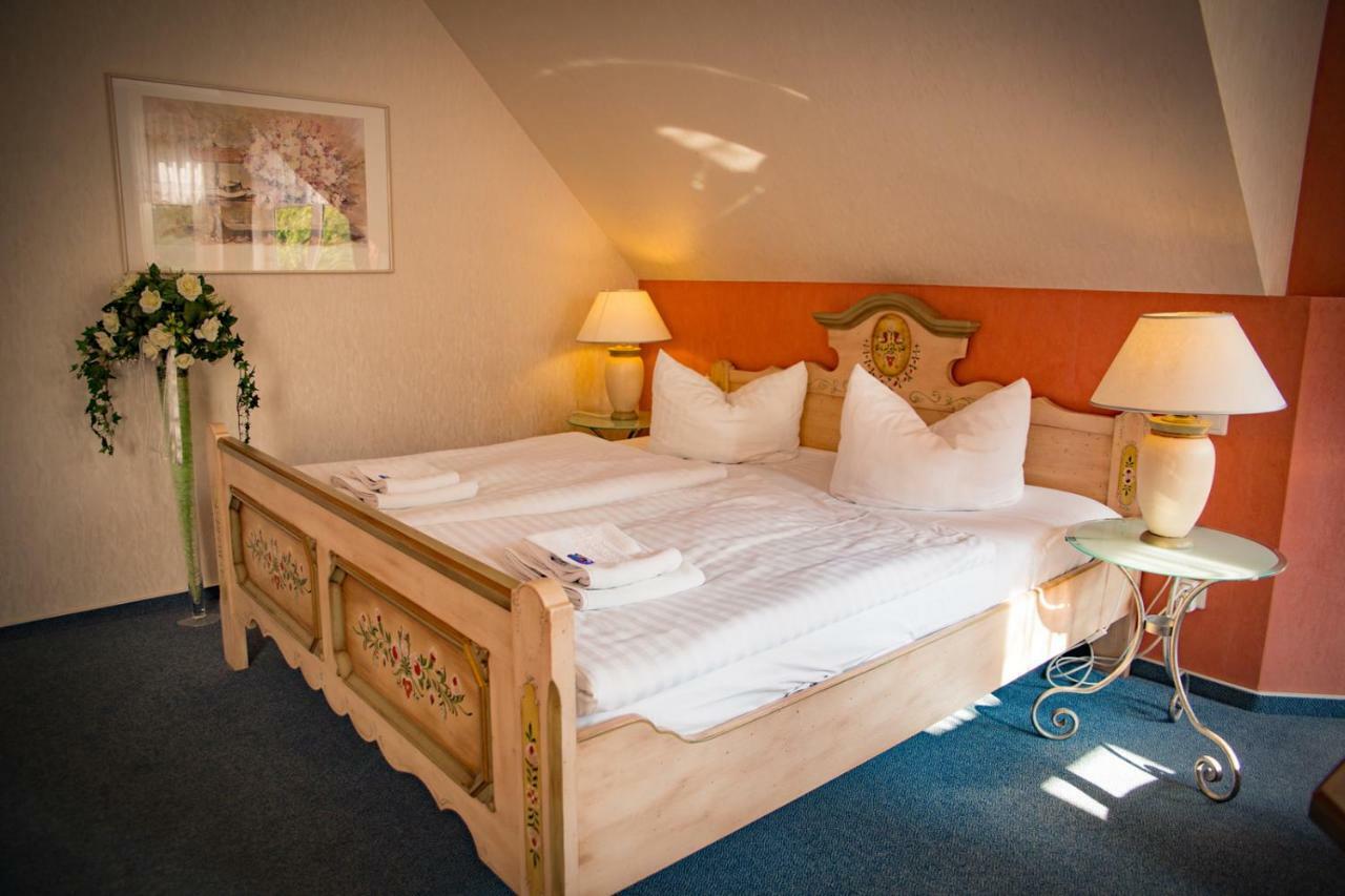 Hotel & Restaurant Waldschloesschen Kyritz Extérieur photo